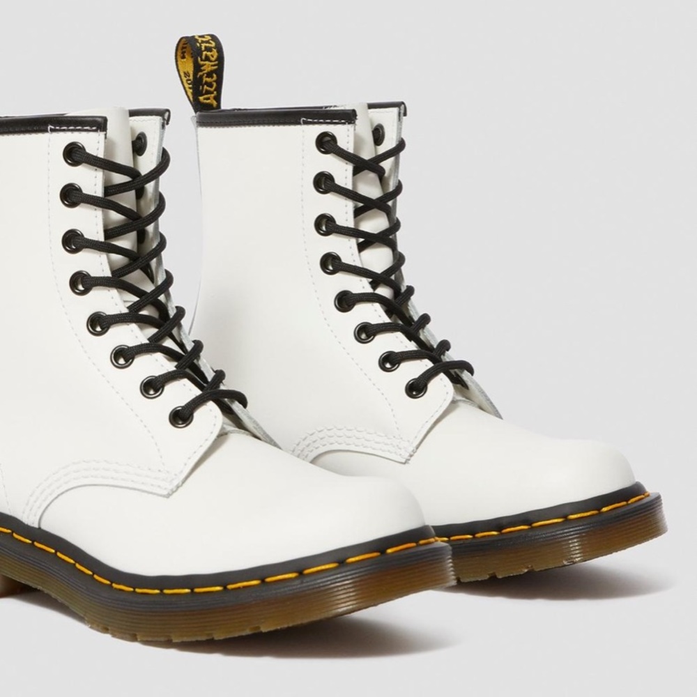 Dr Martens 1460 WOMEN'S SMOOTH LEATHER LACE UP BOOTS